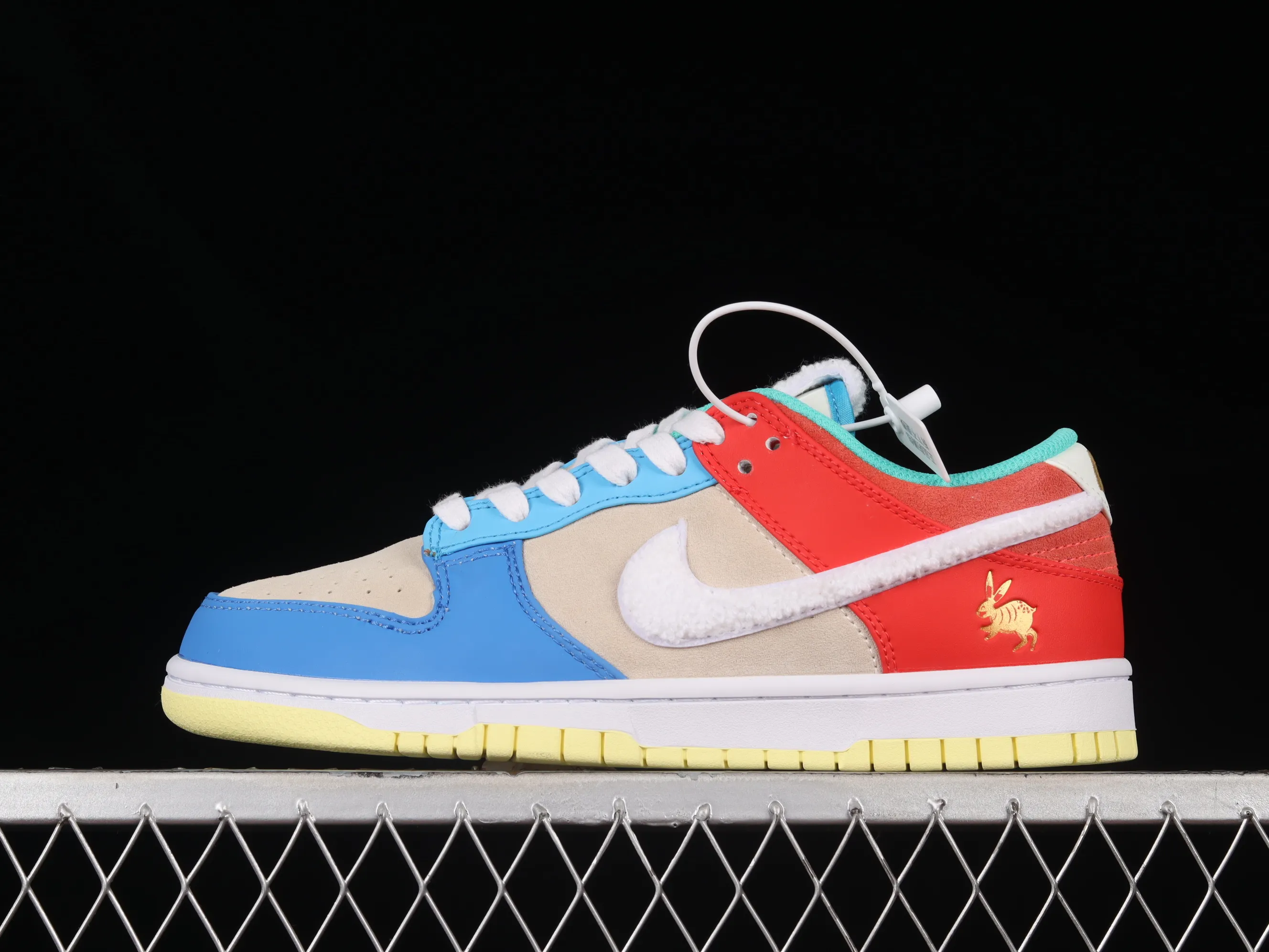 All Categories Nk SB Dunk Series Nk SB Dunk Low Low-top sneakers Cost-effective version Nk Dunk Low "Year of the Rabbit" Jingtu Year of the Rabbit limited edition SB low-top sports and leisure sneakers FD4203-111